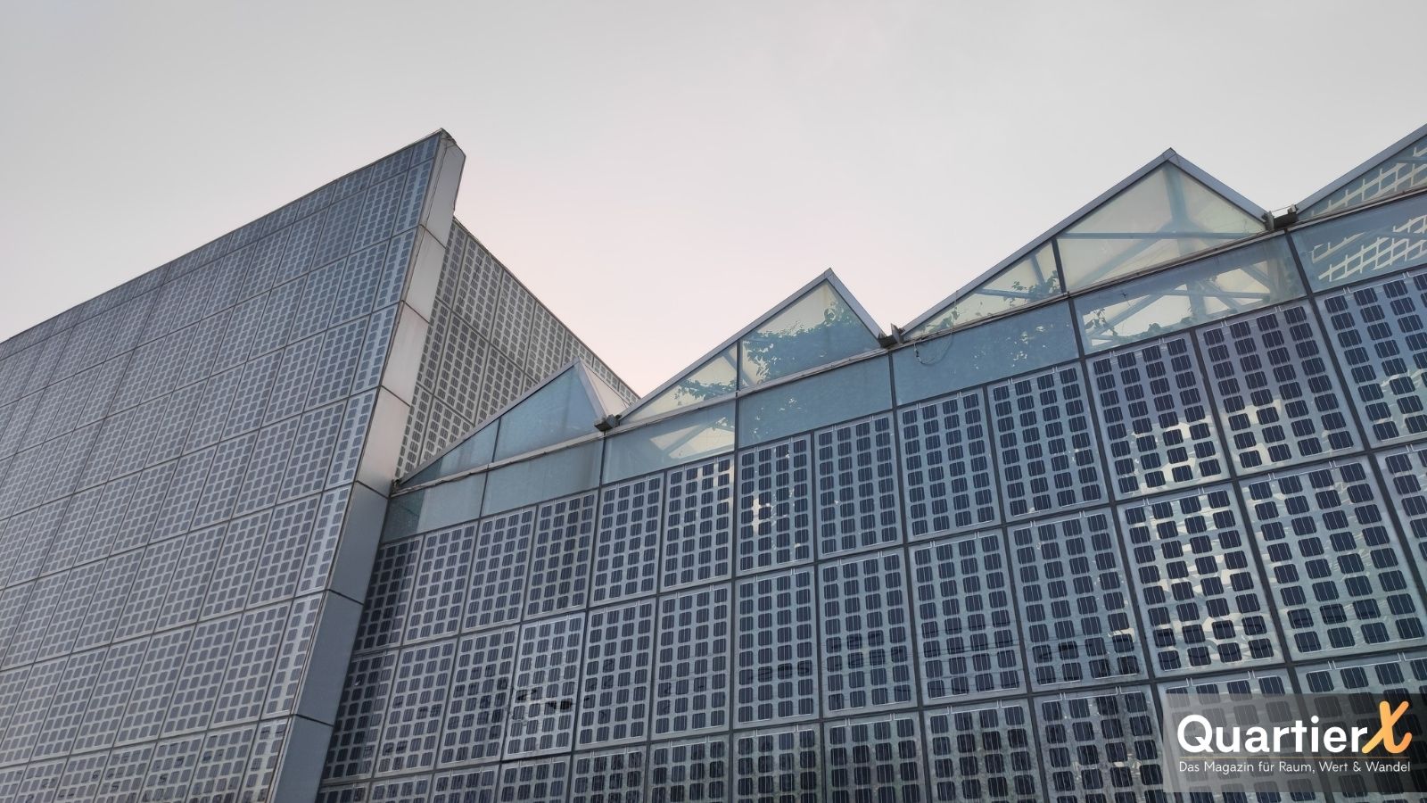 Solarfassaden, die gesehen werden wollen: Architektur mit Energieanspruch - QuartierX Nachhaltigkeit und Architektur Bericht